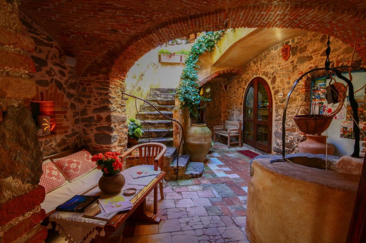 Hotel Anticos Palathos Orosei Kültér fotó